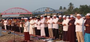 H. Cek Endra Sholat Istisqa