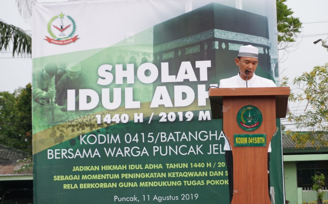 Kodim 0415/Bth Tunaikan Sholat Idul Adha Bersama Masyarakat