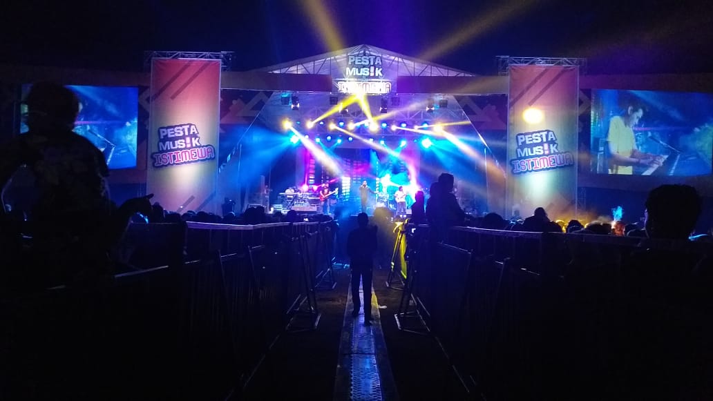 Konser Konser "Pesta Musik Istimewa" Bius Ribuan Penonton di Sarolangun