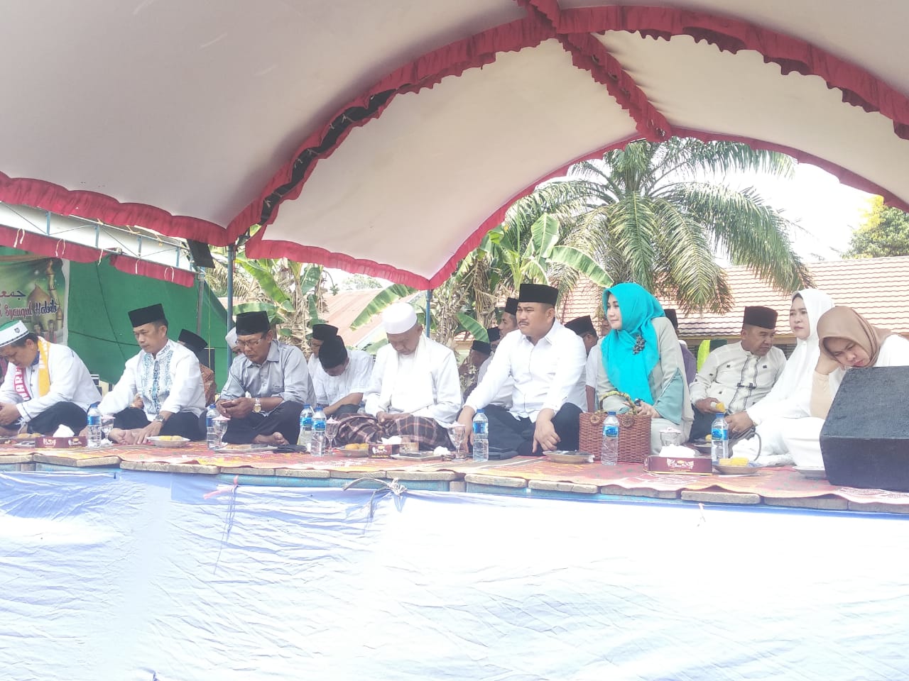 Dihadiri Bupati Mashuri, Ribuan Masyarakat Kuamang Kuning Ikut Pengajian IMKK