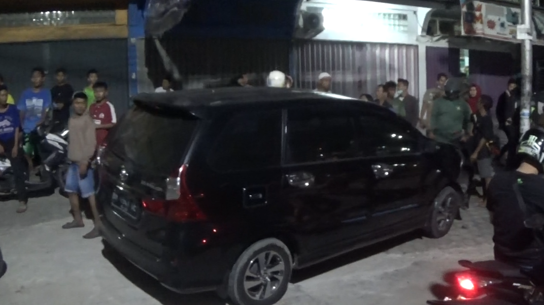 Sopir Mobil Ugal-ugalan Tabrak Pengendara Motor