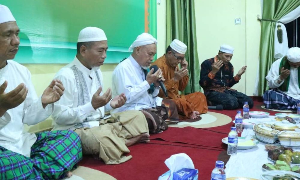 Syukuran kepulangan jemaah haji Kabupaten Merangin di rumah dinas Wabup Merangin H Mashuri Syukuran kepulangan jemaah haji Kabupaten Merangin di rumah dinas Wabup Merangin H Mashuri