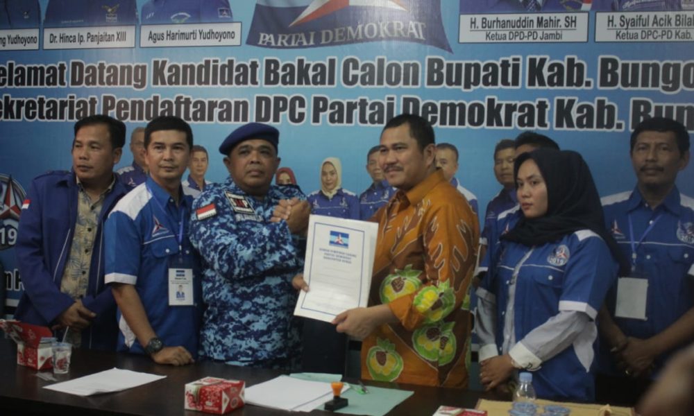 Bupati Petahana H. Mashuri Kembalikan Formulir Pendaftaran Cabup di Partai Demokrat