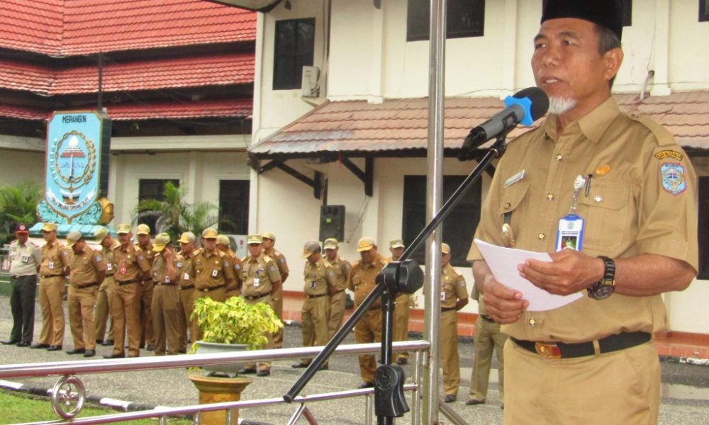 Wabup Merangin H Mashuri saat memberikan pengarahan Wabup Merangin H Mashuri saat memberikan pengarahan
