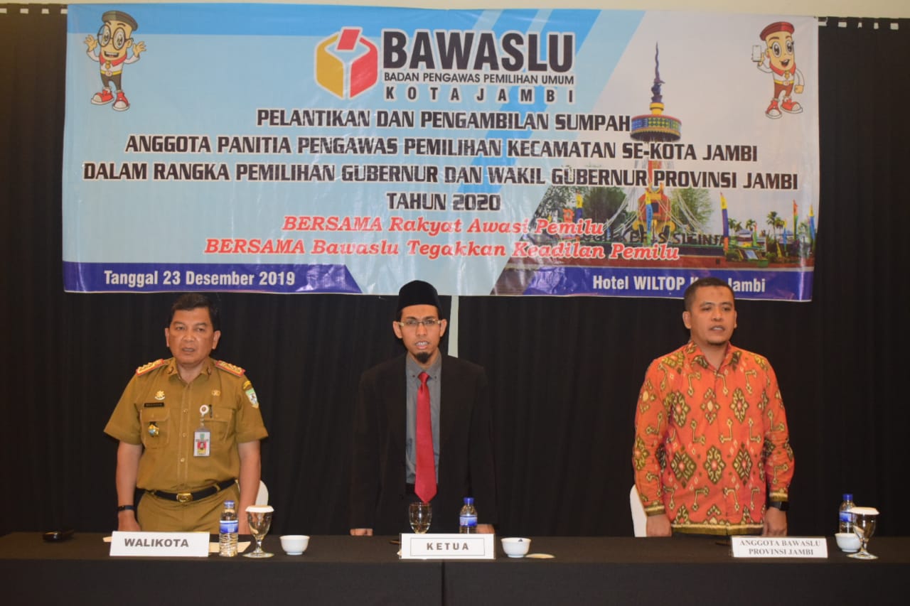 IMG-20191224-WA0009 Bawaslu Kota Jambi Lantik 33 Anggota Panwascam