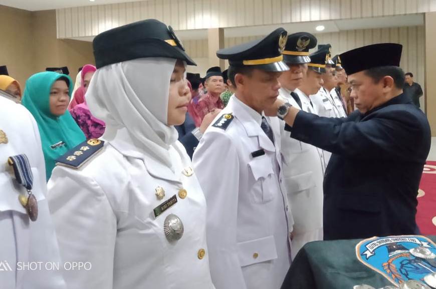 Bupati Merangin H Al Haris dipenghujung Rabu 8 Januari 2020 melantik 162 orang pejabat eselon III dan IV Bupati Merangin H Al Haris dipenghujung Rabu 8 Januari 2020 melantik 162 orang pejabat eselon III dan IV