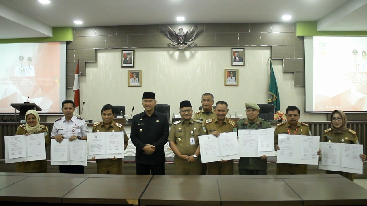 Walikota Fasha Bersama Kepala OPD Tanda Tangan MoU Perjanjian Kinerja