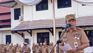 Bupati Merangin H Al Haris ketika memberi pengarahan pada upacara kedisiplinan Bupati Merangin H Al Haris ketika memberi pengarahan pada upacara kedisiplinan