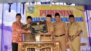 1 Bupati Sarolangun Cek Endra Meresmikan Pasar Modern Singkut