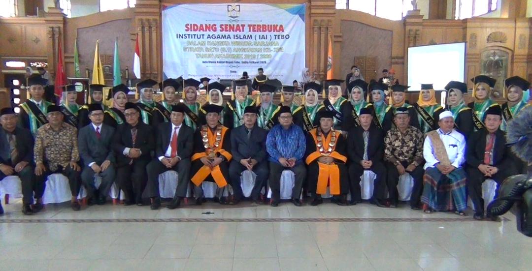 IAI Muara Tebo Sukses Gelar Wisuda Sarjana ke-XVII