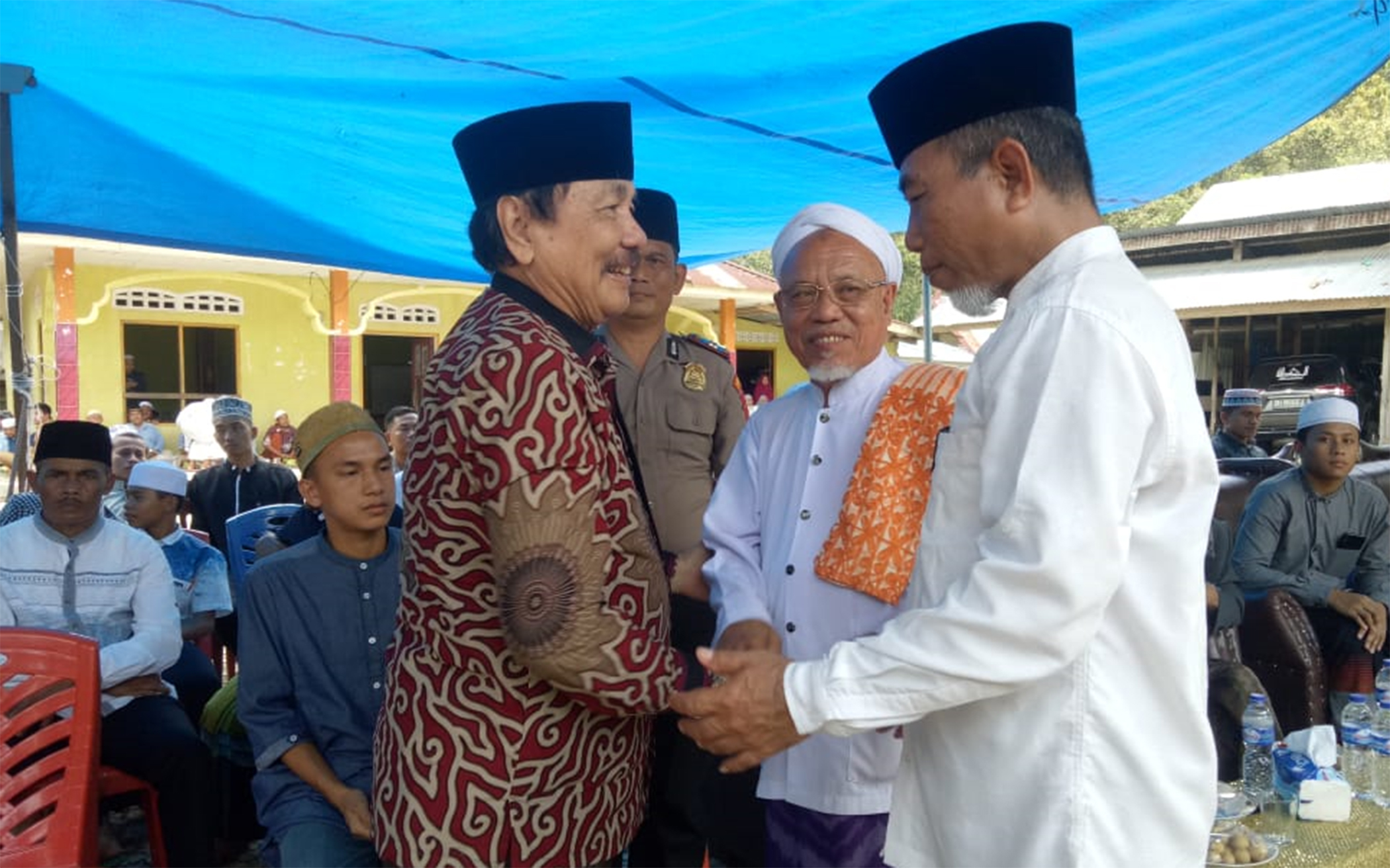 Wabup Merangin H Mashuri disambut sumringah anggota DPR RI Zulfikar Ahmad Wabup Merangin H Mashuri disambut sumringah anggota DPR RI Zulfikar Ahmad