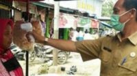 Suhu Badan Pedagang Dan Pengunjung Di Pasar Bungur Di Cek