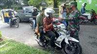 Cegah Masyarakat Terpapar Covid -19 Kodim 0420/Sarko Bagi Bagi Masker