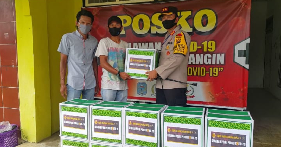 Kapolres Yang Rela Honornya Di Darmakan