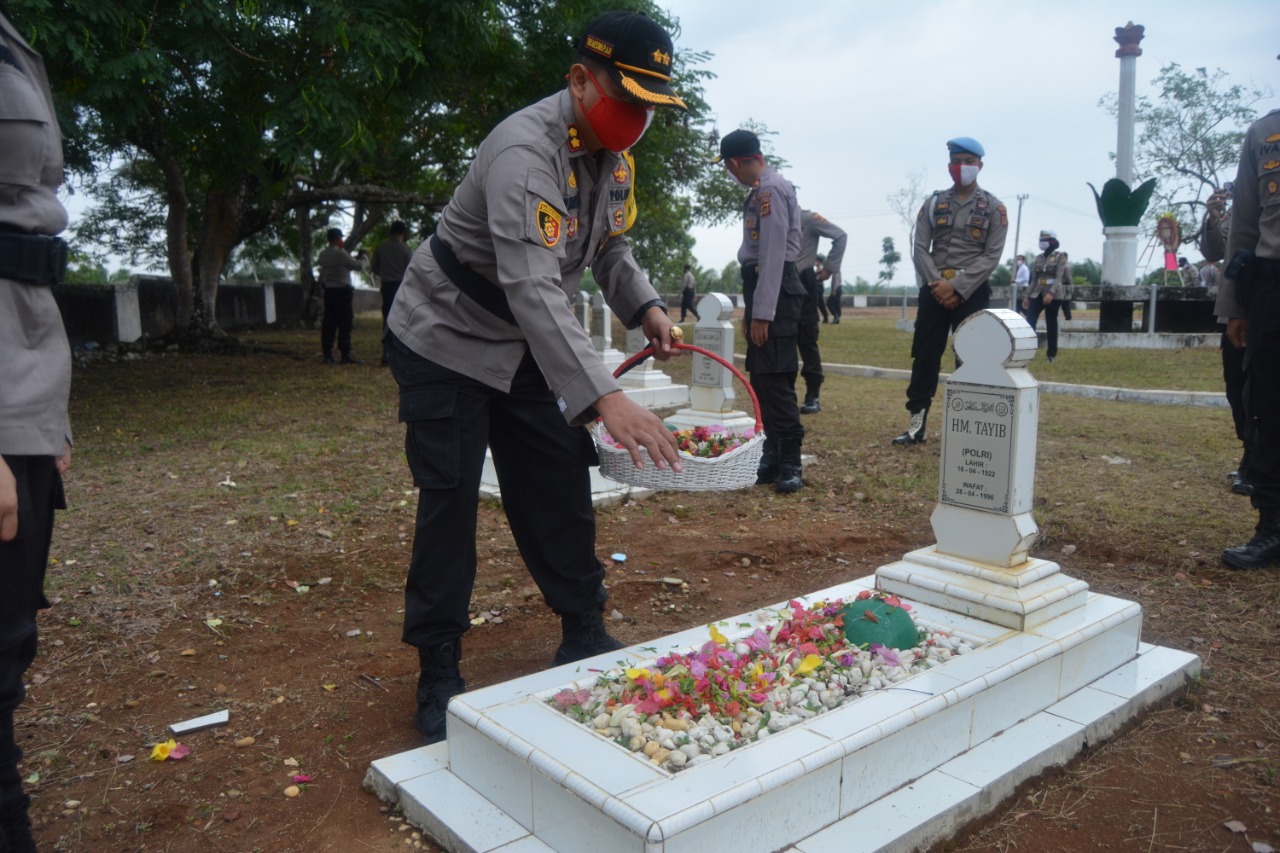 Hari Bhayangkara ke-74, Polres Bungo Ziarah ke Taman Makam Pahlawan Satria Negara