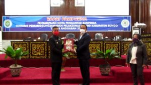 MVI 9910.MP4 snapshot 00.03 2020.07.06 17.54.20