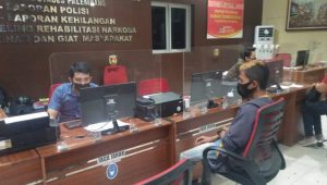 ayah-korban-saat-lapor-ke-polisi ayah korban saat lapor ke polisi