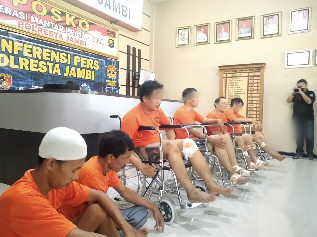empat pelaku curat