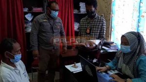 pelaku-saat-diperiksa pelaku saat diperiksa