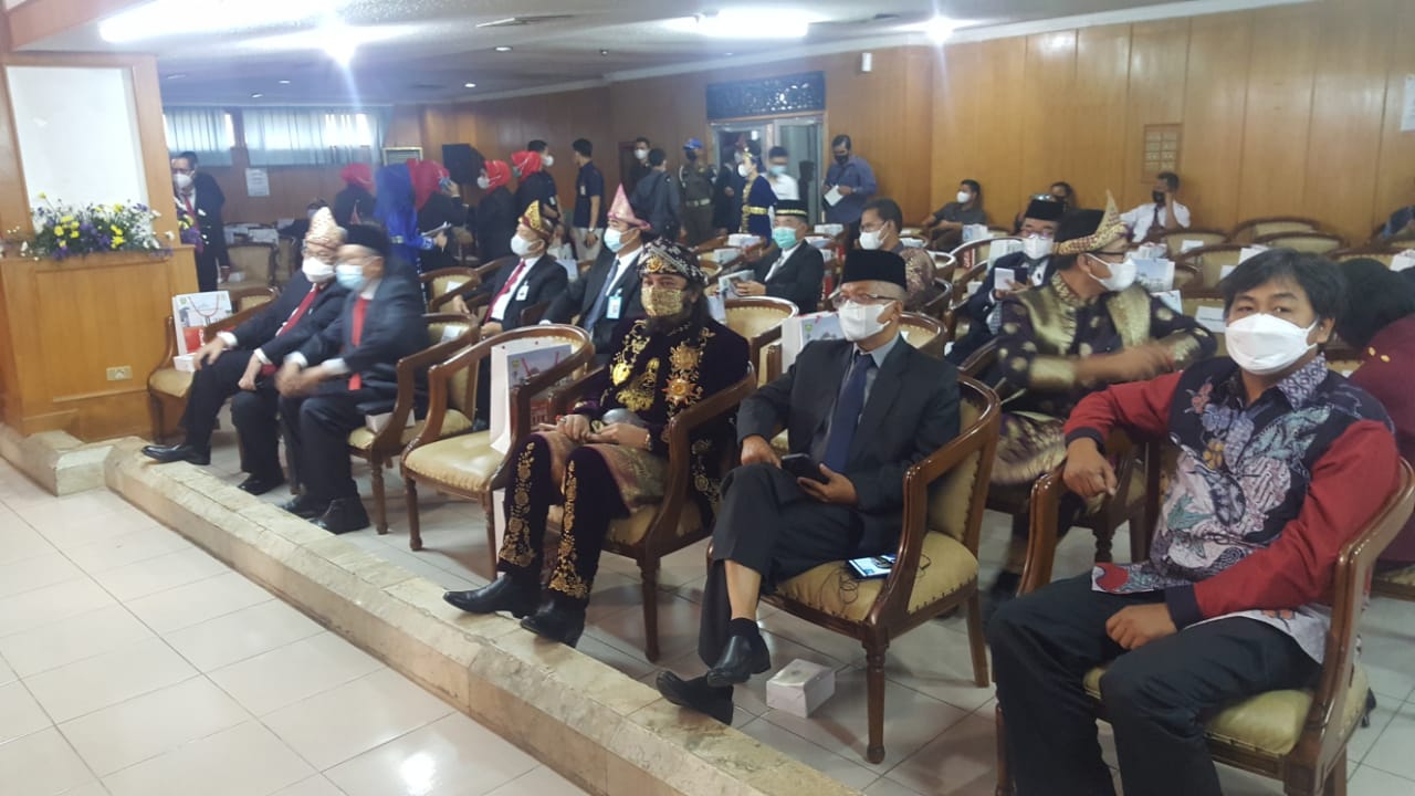 sulton iskandar mahmud badaruddin