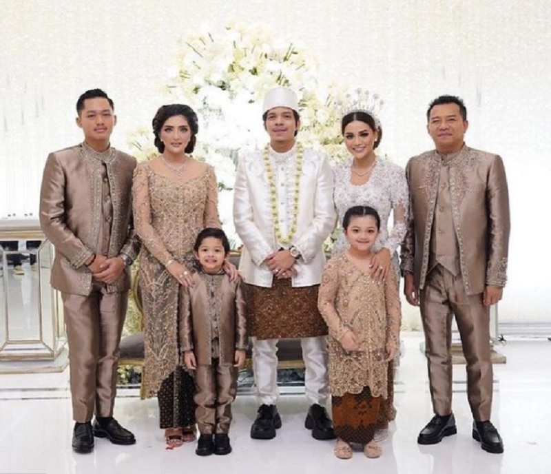 Anang Hermansyah dan keluarga