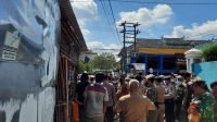 Sempat Cekcok, Pemilik Warung Ingin Bongkar Sendiri Lapaknya