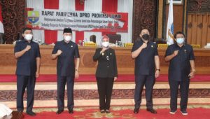 pj-gubernur-jambi-bersama-ketua-dan-wakil-ketua-dprd pj gubernur jambi bersama ketua dan wakil ketua dprd