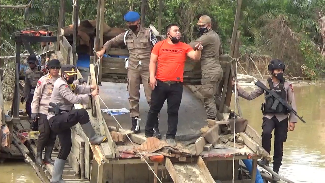 79 Rakit PETI Dimusnahkan Tim Gabungan di Sungai Batang Tebo