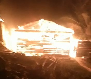 WhatsApp Video 2021-07-30 at 11.45.45.mp4_snapshot_00.01.591 Rumah Warga di Babeko Bungo Ludes, Sepeda Motor Ikut Terbakar