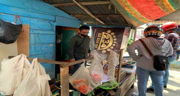 Ada Ada Saja :Mbak ini Setiap Hari Buka Warung Sayur, Ternyata Cuma Kedok Belaka