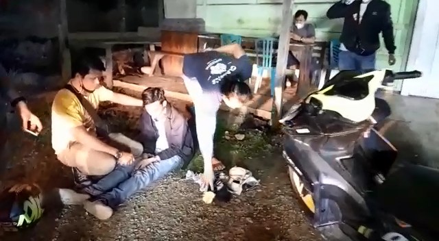 2. MIRINGKAN VIDEO. BLUR TERSANGKA DAN HILANHKAN SUARA BUSER.mp4 snapshot 00.01 2021.08.04 16.23.09