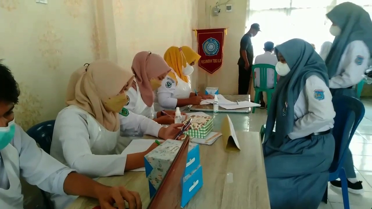 VAKSINASI PELAJAR BELUM CAPAI 50 PERSEN DARI TARGET.mp4 snapshot 00.55 2021.09.18 14.32.43