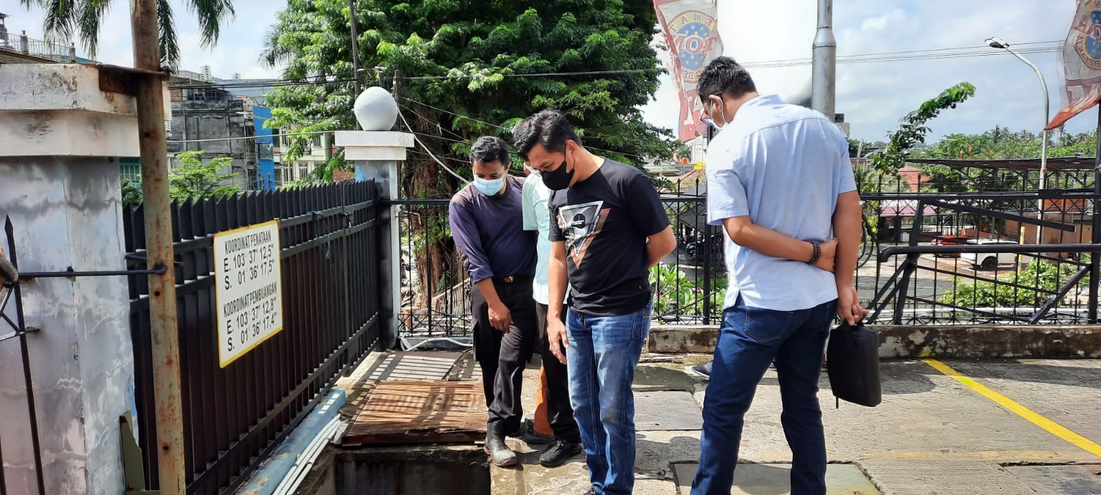 foto-anggota-dewan-dprd-kota-jambi-cek-limbah foto anggota dewan dprd kota jambi cek limbah