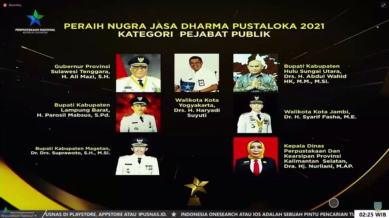 foto fasha raih penghargaan nugra jasa dharma