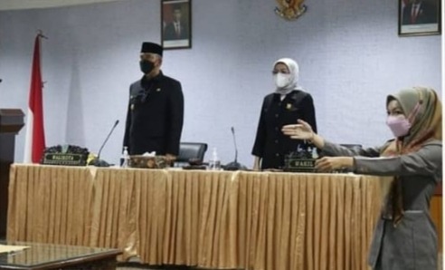 foto paripurna dprd kota jambi