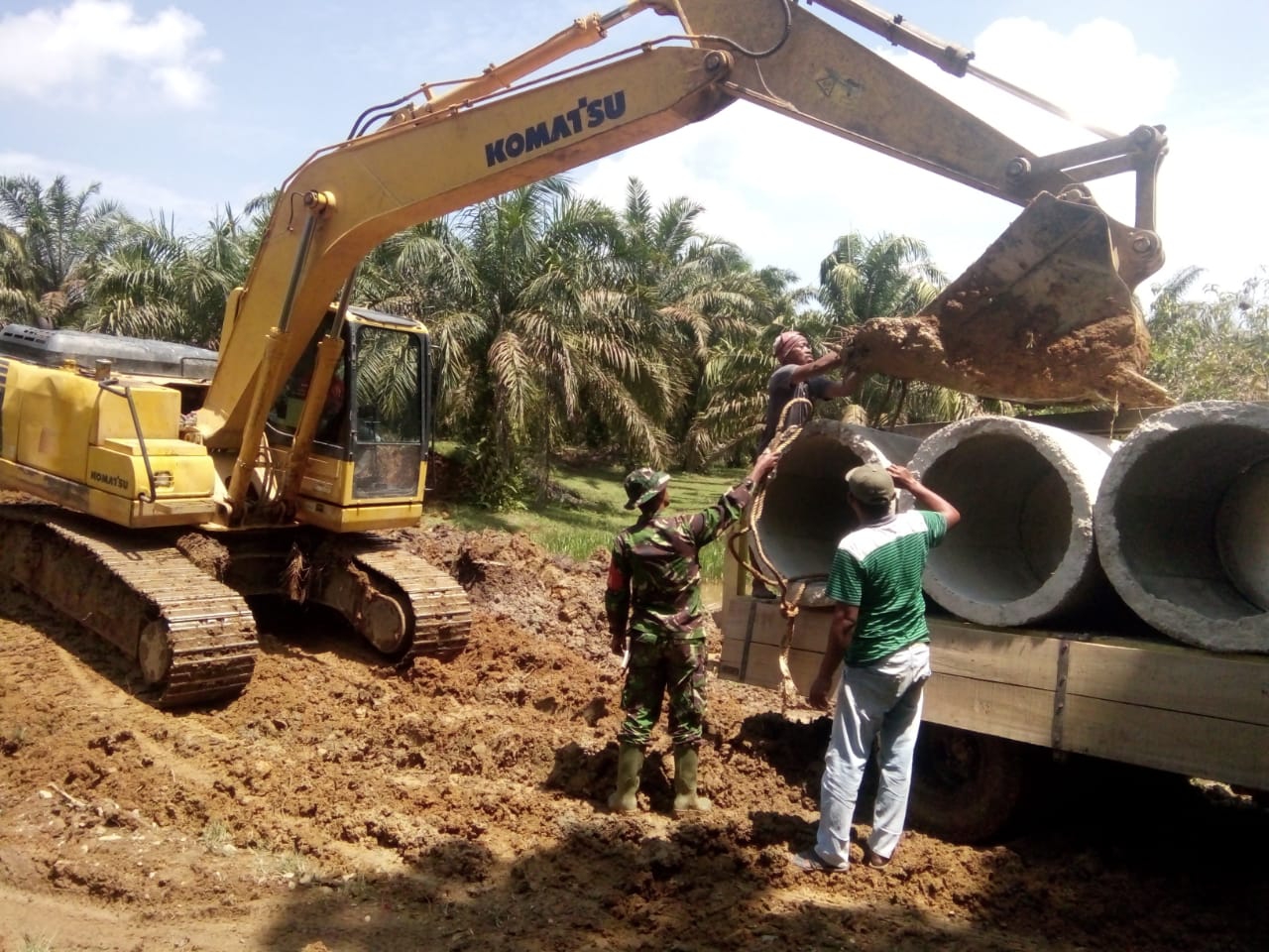 foto pemasangan gorong gorong tmmd112