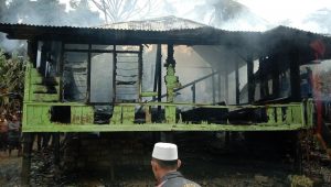 foto-rumah-terbakar-merangin foto rumah terbakar merangin