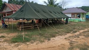 foto-tmmd112-bangun-tenda-siswa-belajar foto tmmd112 bangun tenda siswa belajar