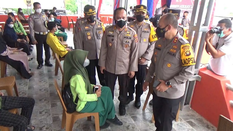 Kapolda Jambi Tinjau Vaksinasi Massal di Kabupaten Bungo, 1000 Vaksin di Targetkan Polres Bungo