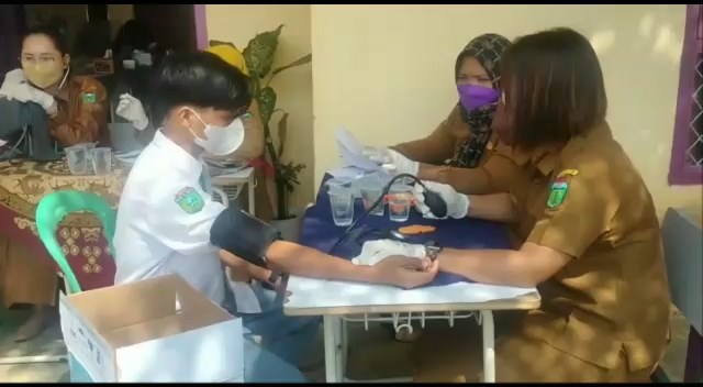 TERKENDALA NIK 21 SISWA GAGAL IKUT VAKSIN COVID 19.mp4 snapshot 00.49.995