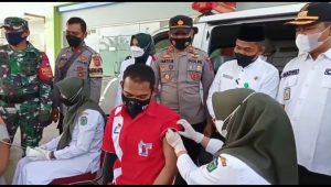 TIM DOOR TO DOOR SUNTIK VAKSIN.mp4 snapshot 01.32 2021.10.14 10.27.41