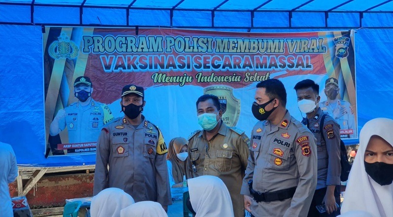 Kapolres Bungo Tinjau Pelaksanaan Vaksinasi Massal Di Mapolsek Muko-Muko Bathin VII
