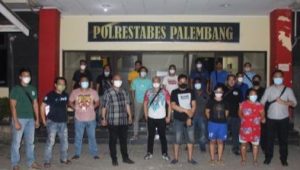 foto polisi ungkap penjualan bayi