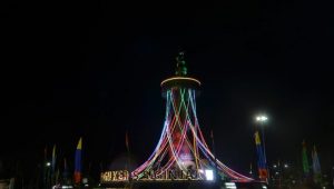foto-tugu-keris foto tugu keris