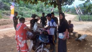 foto-warga-di-loksasi-tmmd foto warga di loksasi tmmd