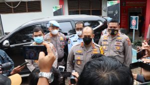 foto kapolda jambi bersama awak media