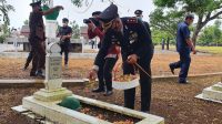 foto kapolres bungo tabur bunga