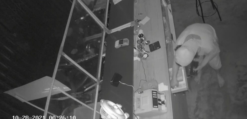 foto pelaku terekem cctv