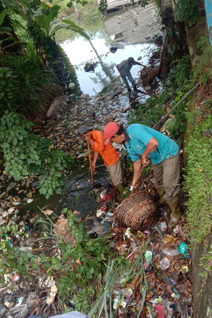 foto pembersihan sampah