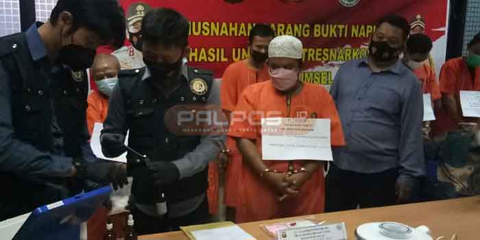 foto pemusnahan barang bukti